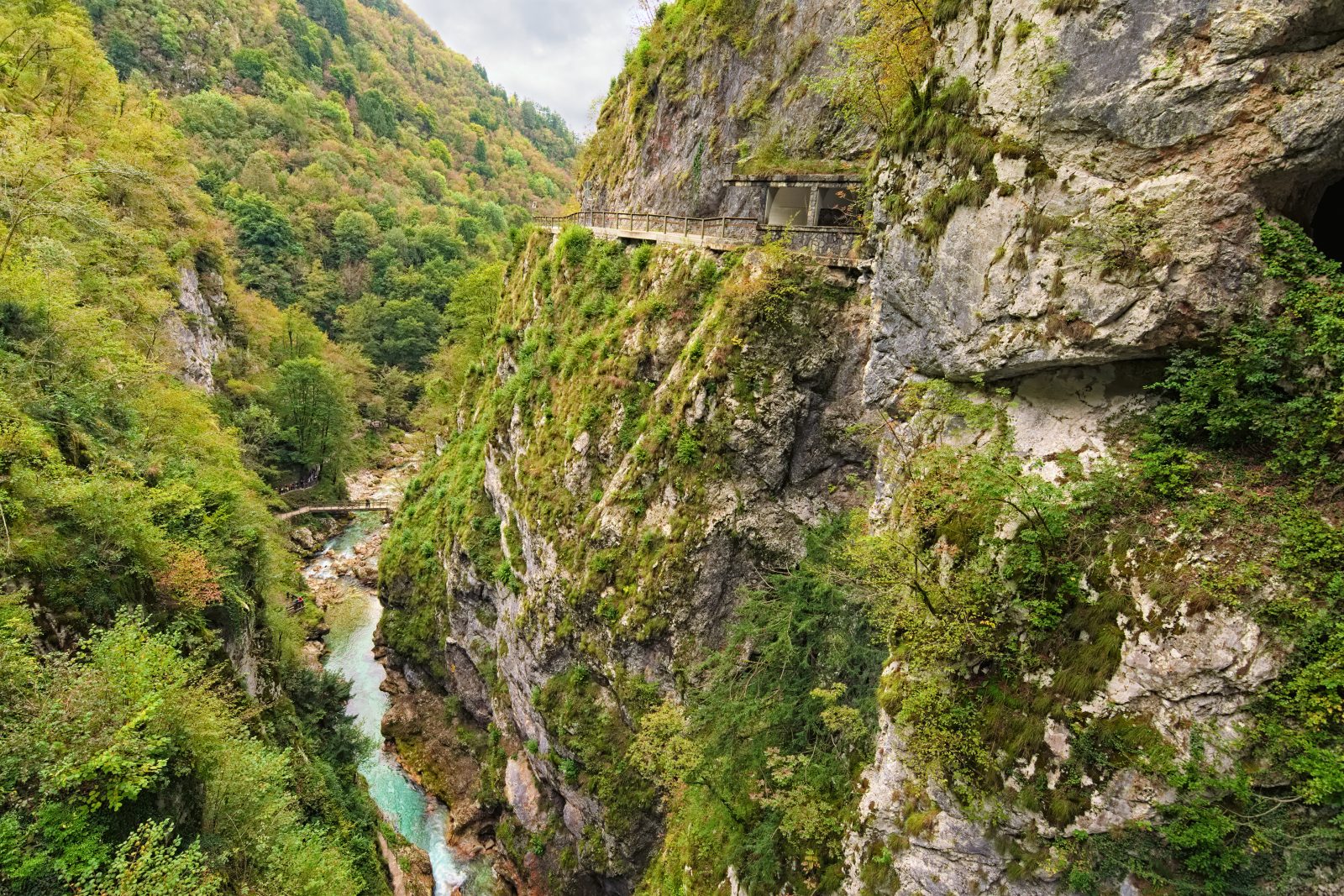 Kako lahko Tolminska korita ustvarijo prijetek izlet